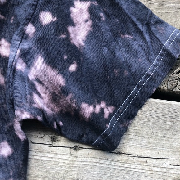 Bleach dyed T-Shirt - Picture 4 of 4